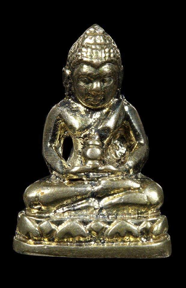 พระชัยวัฒน์ยอดฉัตร หลวงพ่อรวย วัดตะโก